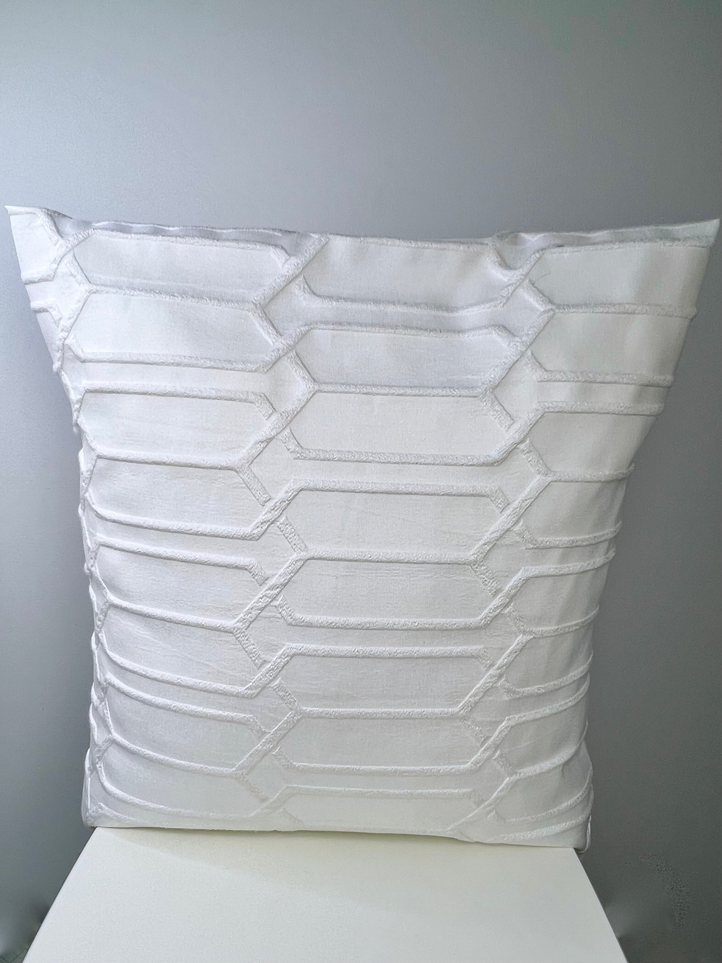 White 3d geo Cushion